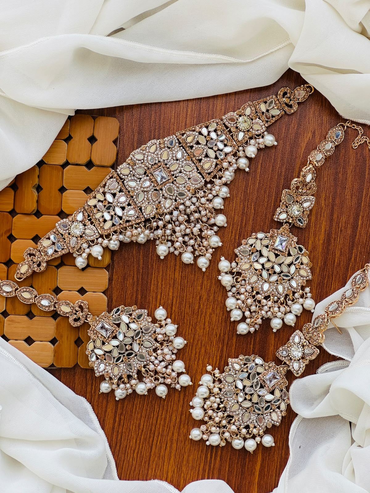 Bridal Wear-Pure Pearl Kundan & Mirror Set