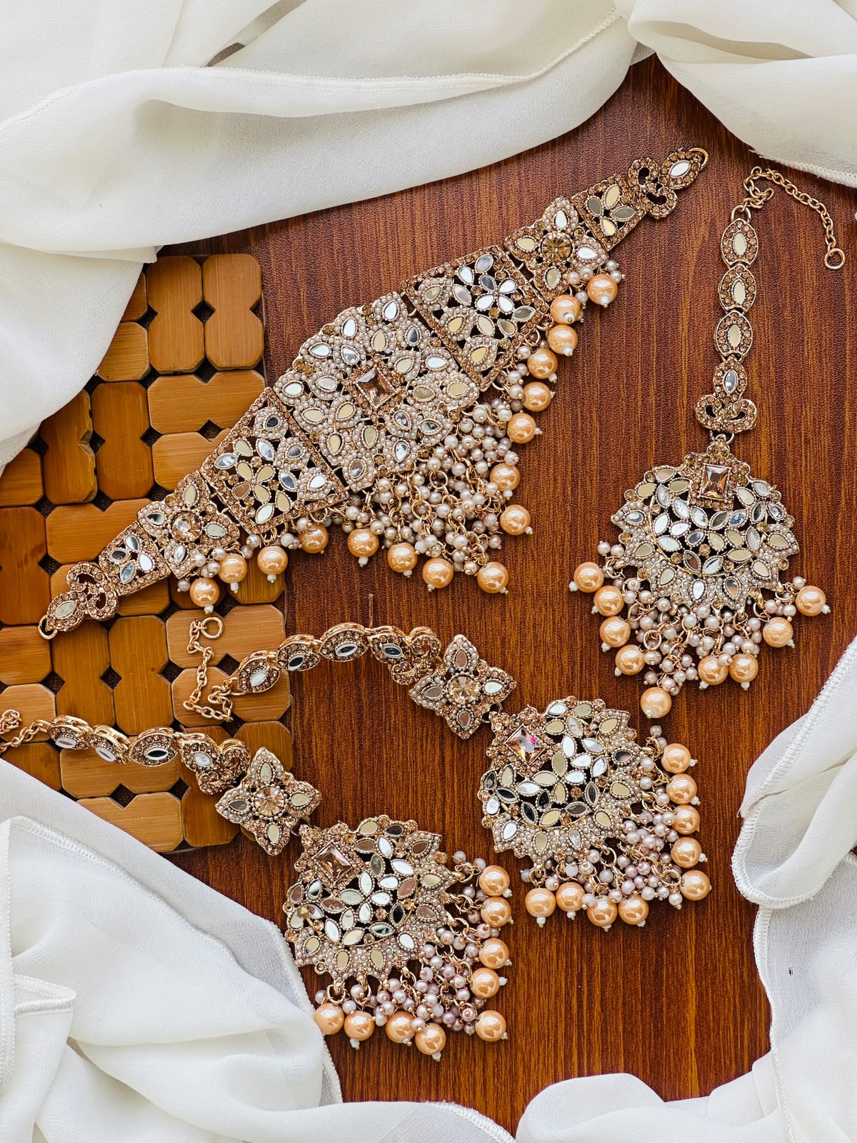 Bridal Wear-Pure Pearl Kundan & Mirror Set