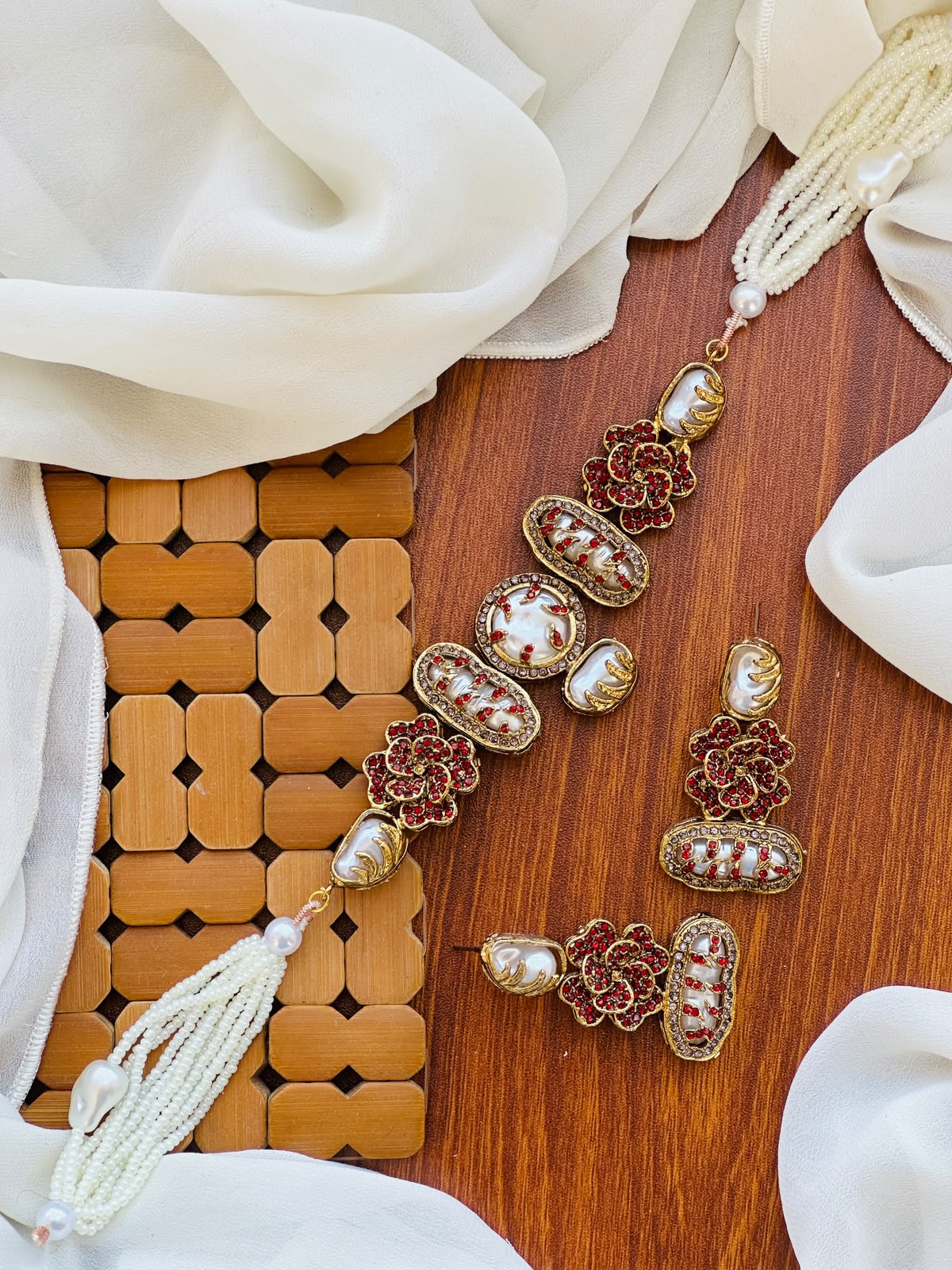Casual Wear-Emerald and Pearl Jewelry Set