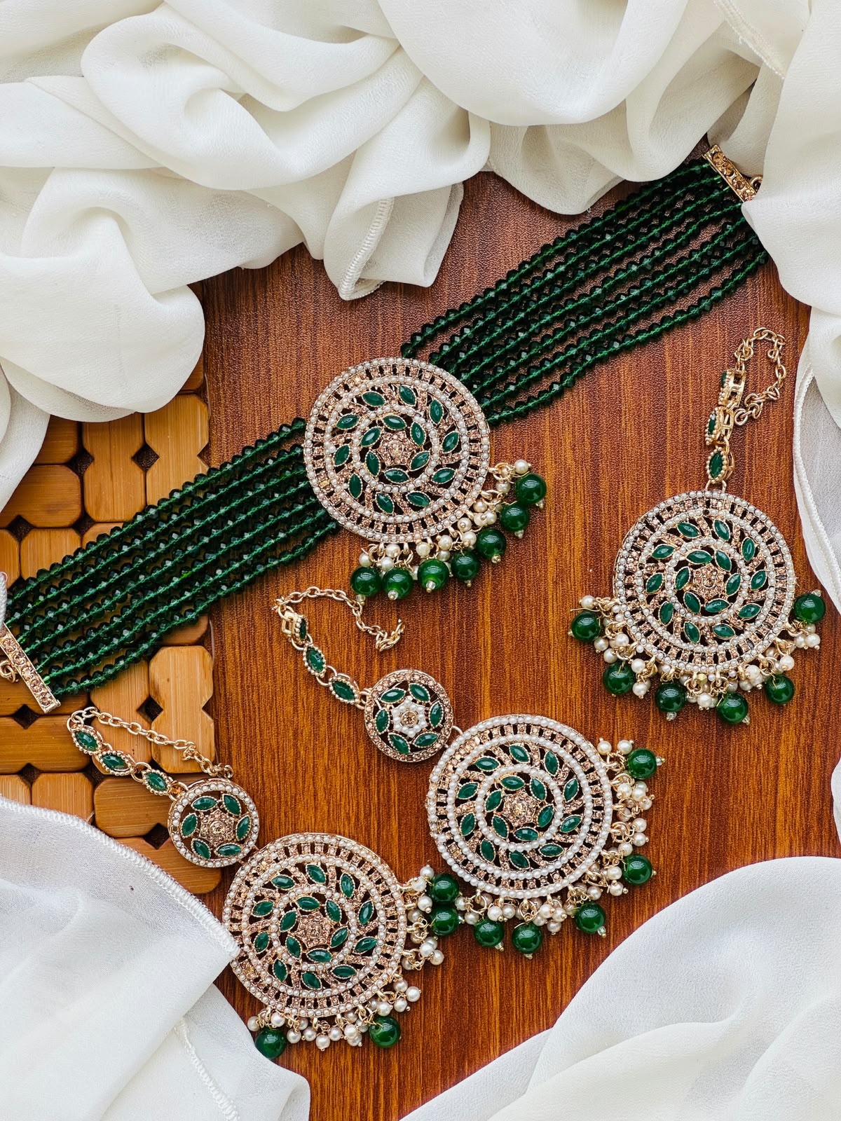 Casual Wear-Circular Swirl Choker, Earrings & Maang Tikka Set